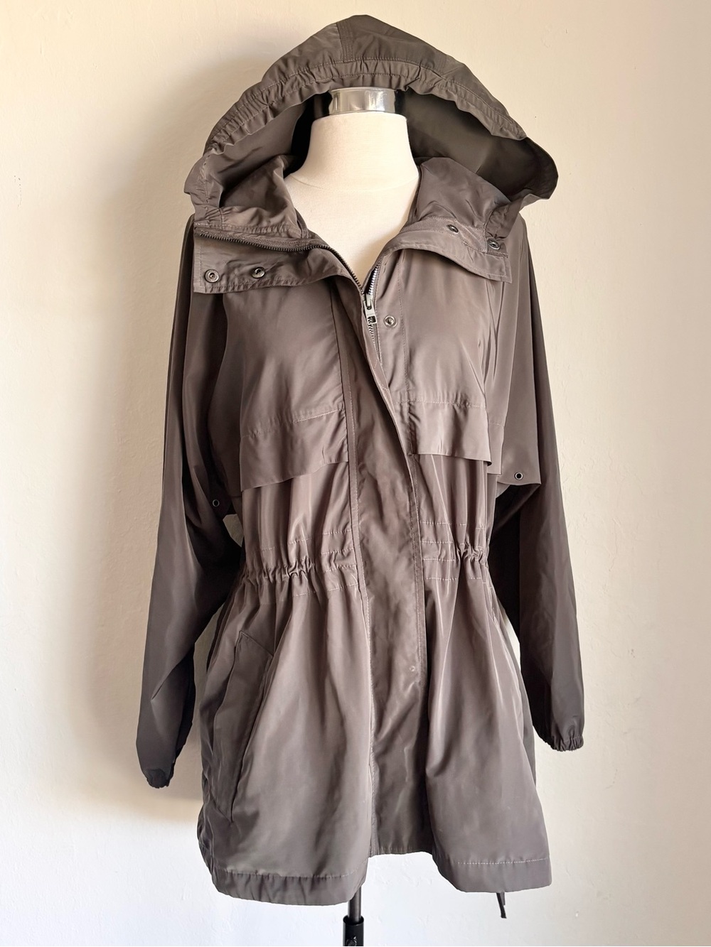 Athleta Rainfall Swing Parka Cinch Waist Hidden Hood, Gray Green, XXS/XS